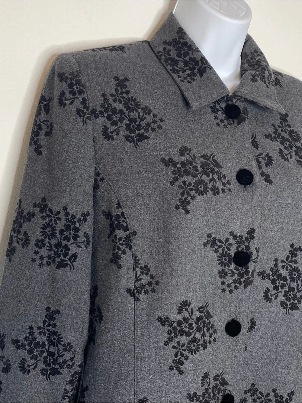 Amanda Smith Vintage Pure Wool Charcoal Grey Flocked Black Floral Blazer Jacket